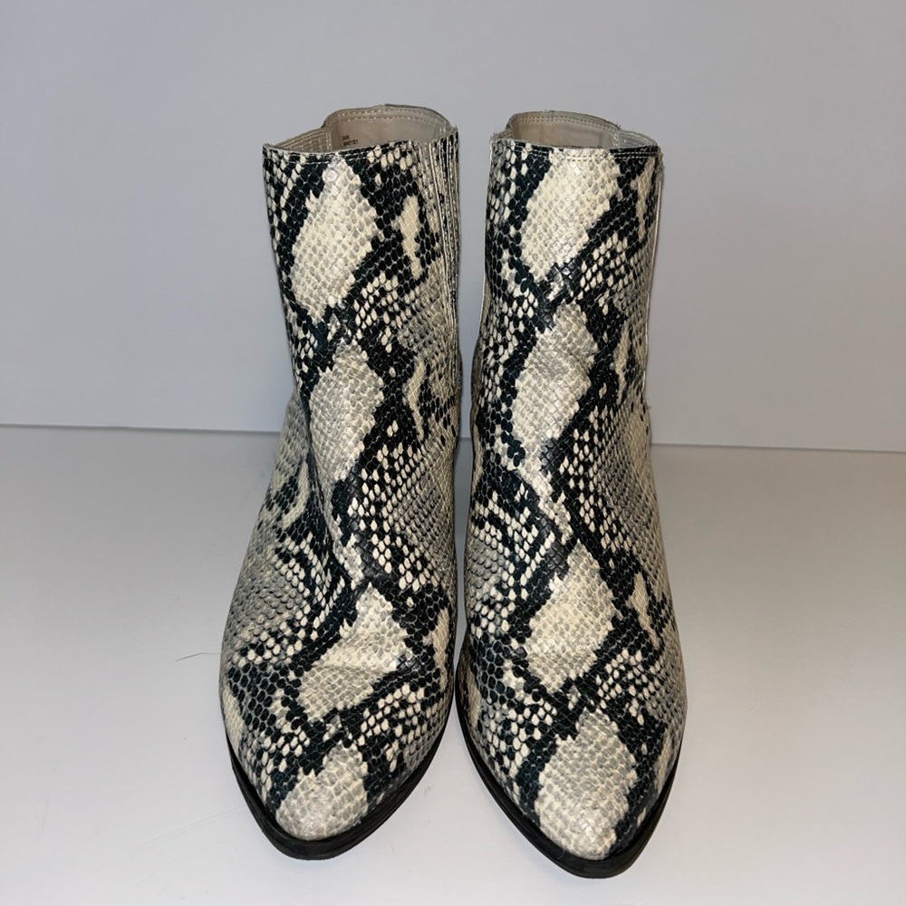 Steve Madden "Jain" faux snakeskin block heel pointed toe booties size 10‎